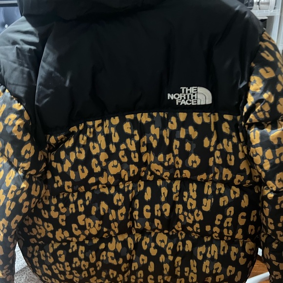 Woman North Face puffer - Picture 9 of 9